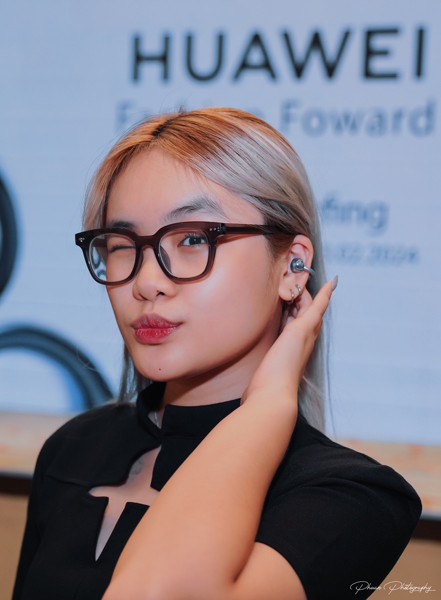 HUAWEI FreeClip, tai nghe lạ mắt, thời trang, bán ra tại Việt Nam, giá 4,99 triệu đồng - tai nghe freeclip