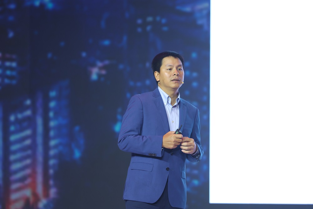 Ngày hội HP Việt Nam 2024: Trình diện loạt máy tính tích hợp AI và công bố chiến lược trải nghiệm thời đại AI - Ong Nguyen Minh Duc Tong Giam doc HP Viet Nam Hinh 1