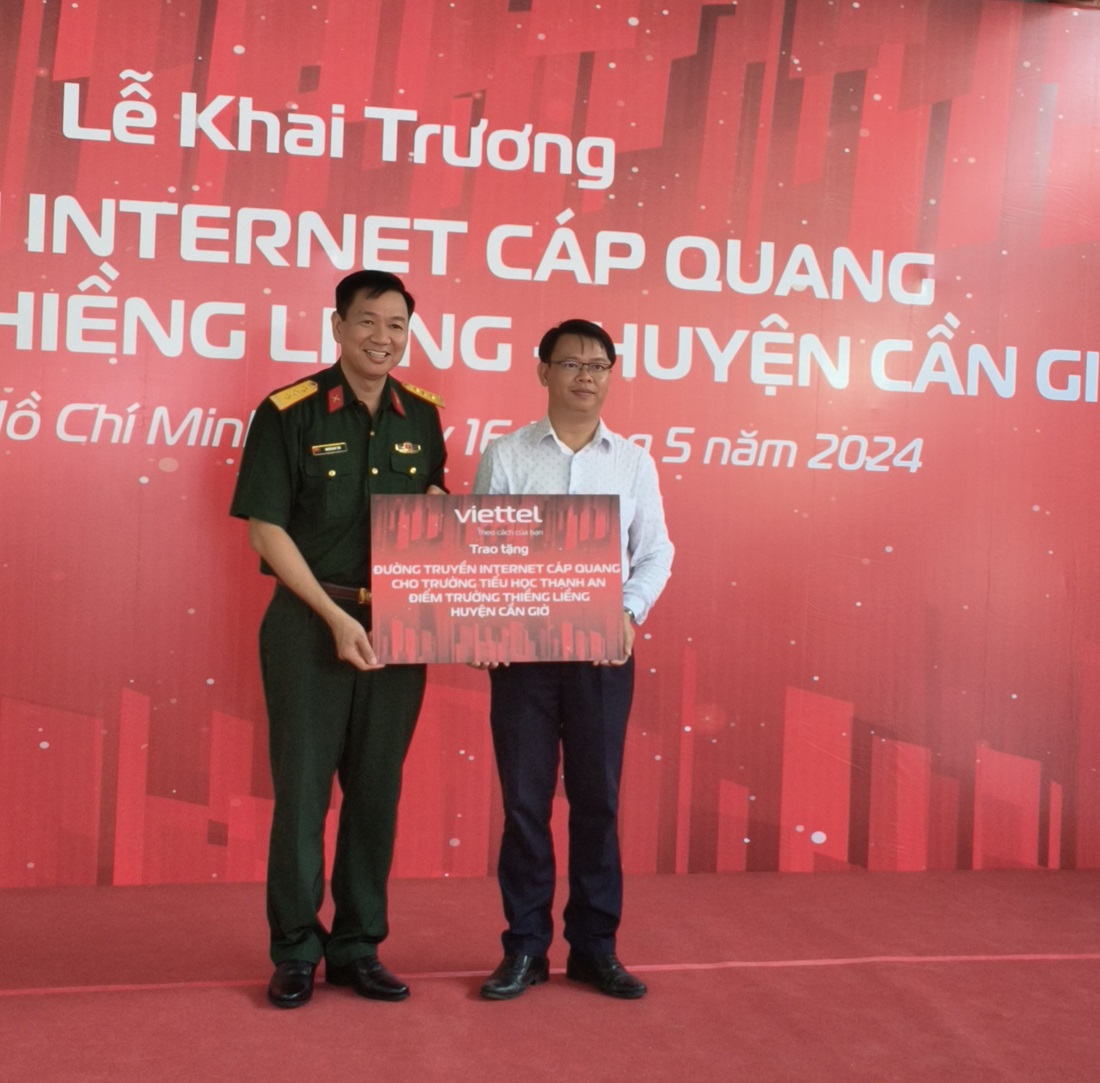 Viettel tiên phong kéo Internet cáp quang đến ấp đảo Thiềng Liềng - z5447276753996 cc03d6ae64ff1cc29f29b0807cca085d