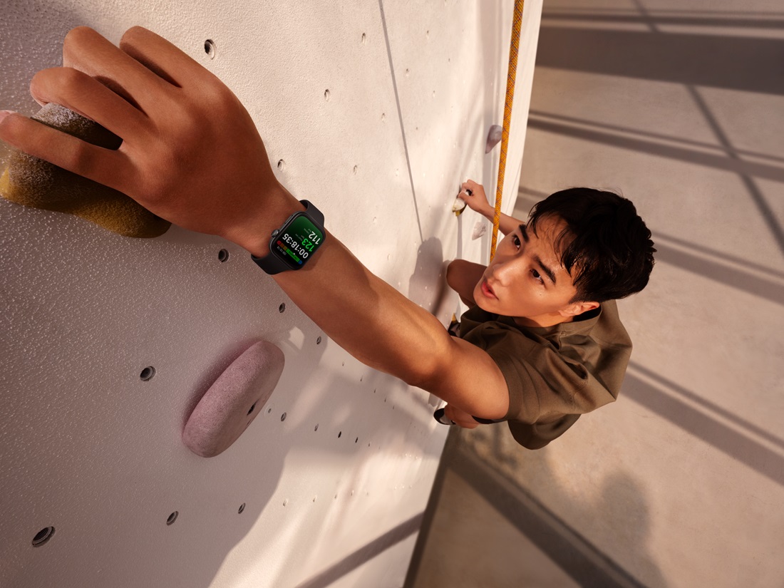 Trải nghiệm Huawei Watch Fit 3: Mẫu đồng hồ thông minh đa năng, thời trang, giá tốt - SOLO Creative shot rock climbing EN JPG 20240419