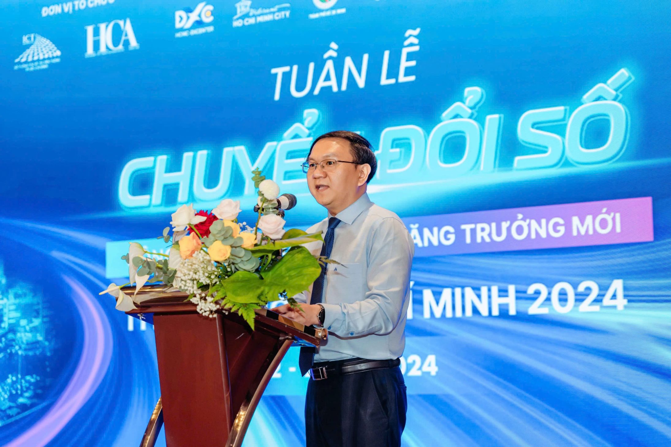 TP.HCM khởi động bước vào giai đoạn chuyển đổi số toàn diện - z5955891502057 8706bb25265c65dc628e776ec8c79350