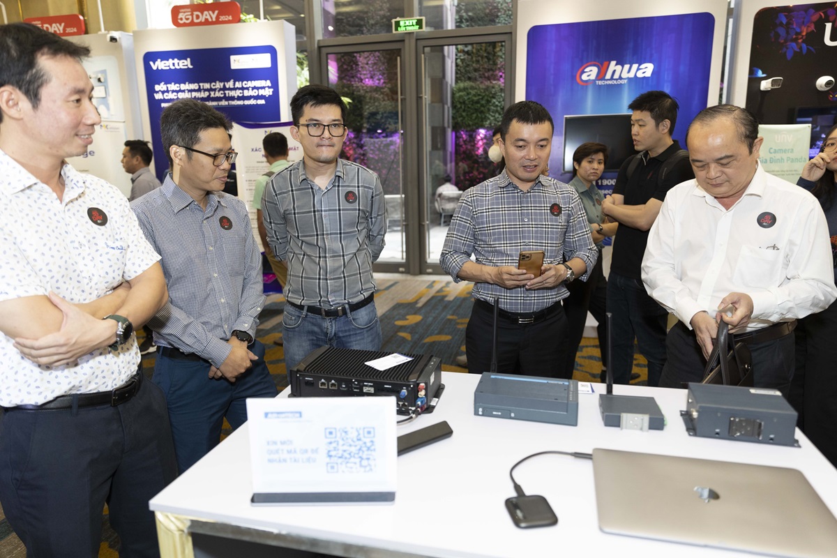 Viettel 5G Day 2024: Hợp tác mở rộng hệ sinh thái ứng dụng và sản phẩm, đưa 5G vào cuộc sống - HBOI8584