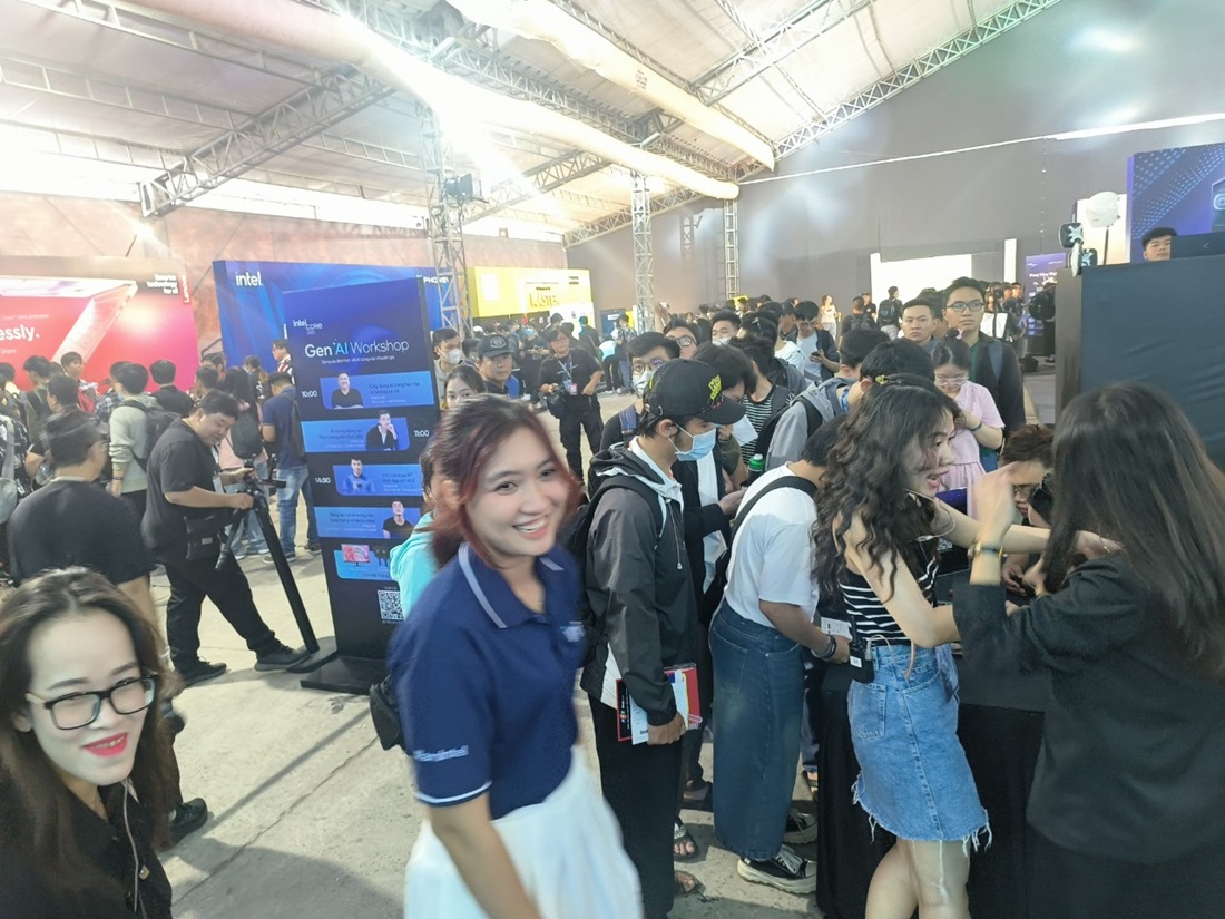 Triển lãm Intel AIvolution 2024: Đem ứng dụng AI đến gần hơn với người dùng - z6089212289942 01494512b5aa479047e023a0ea72a74d