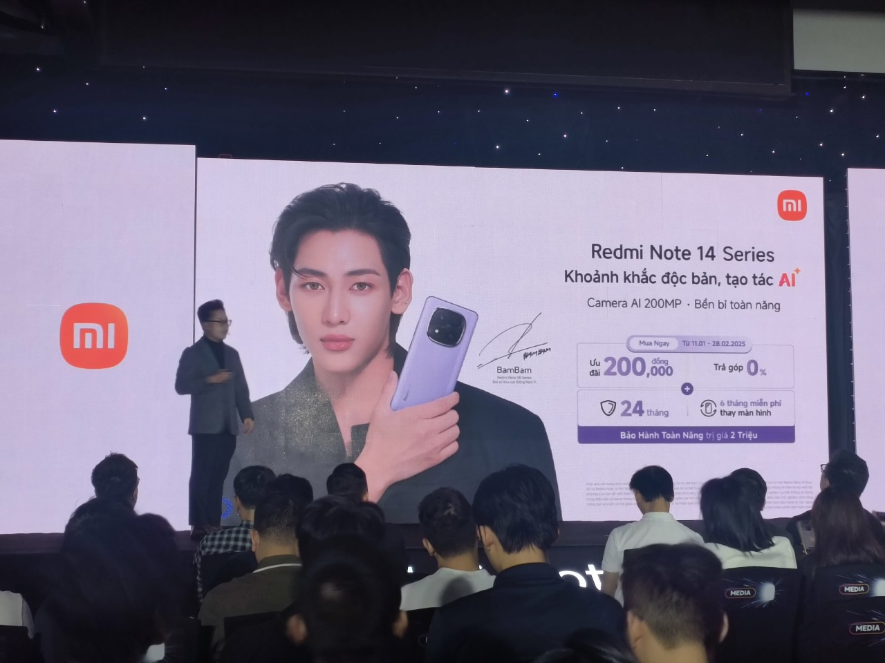 Xiaomi ra mắt Redmi Note 14 Series: Camera AI 200MP, zoom thoải mái, bao va đập, kháng nước, giá từ 4,9 triệu đồng - z6218493958521 883ccf4be7ed558d962b632b42e20b3f