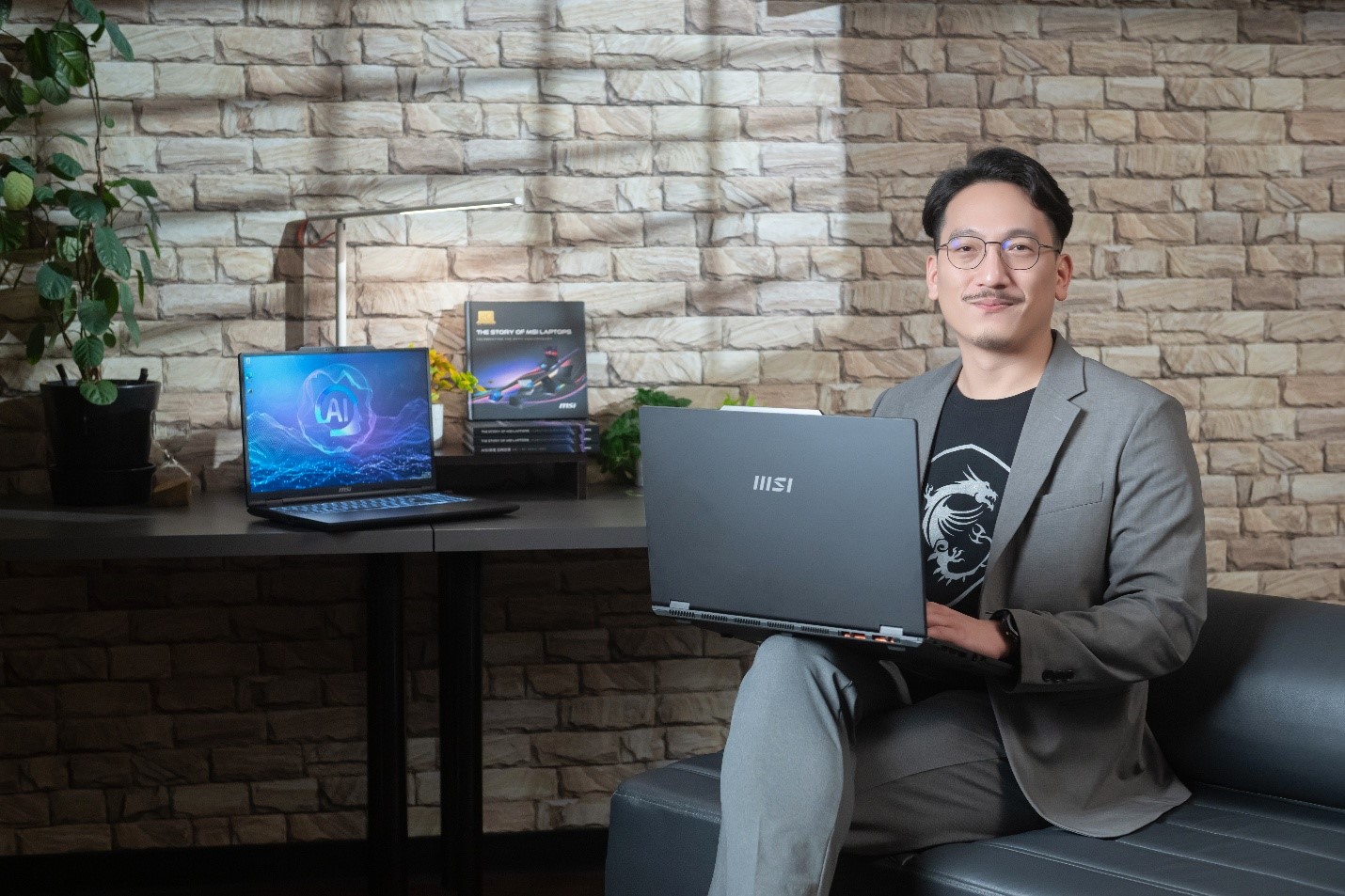 Laptop MSI Venture và VenturePro, màn hình đa cỡ, cơ động, hiệu năng cao - msi venture
