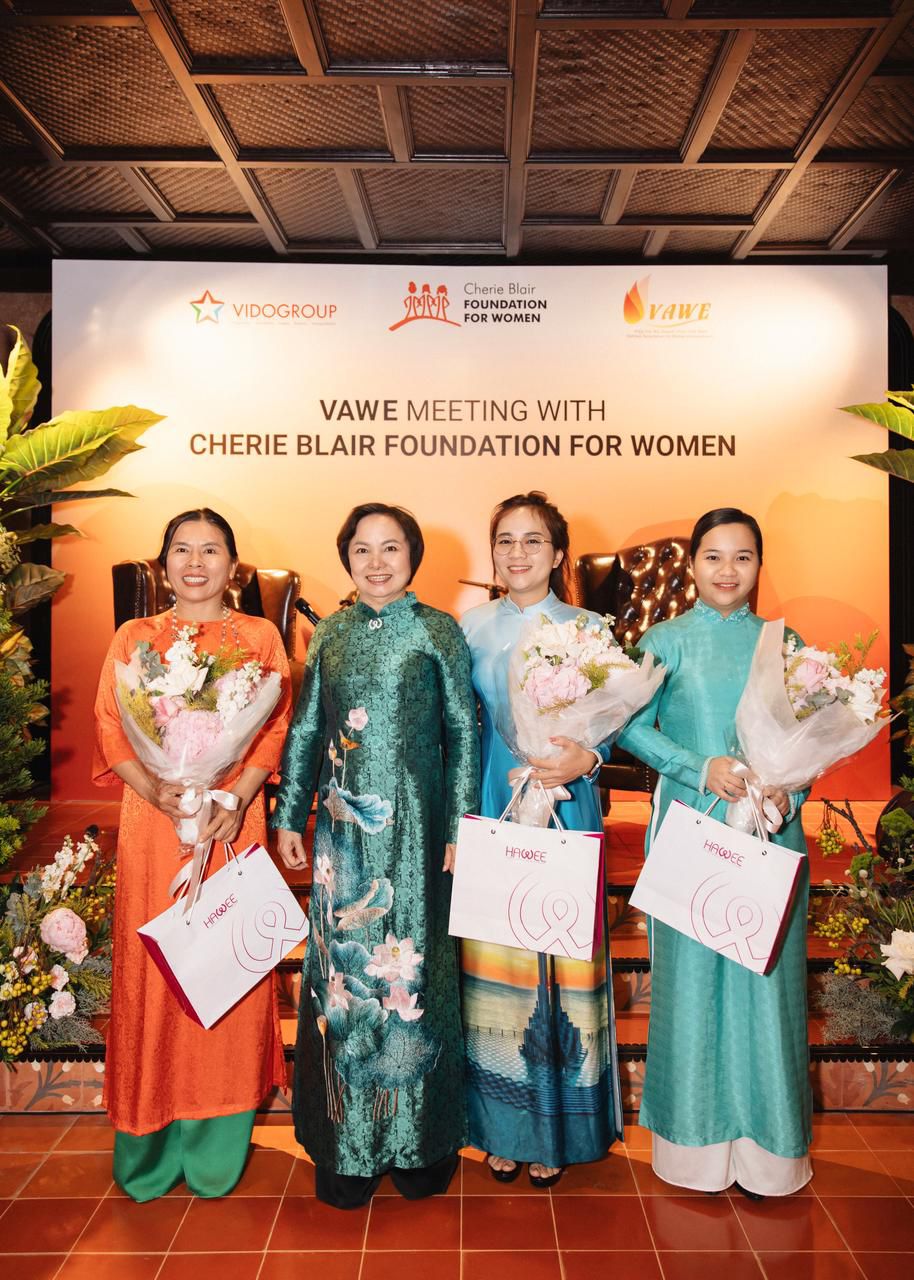 Hiệp hội Nữ Doanh nhân Việt Nam và Quỹ Cherie Blair thúc đẩy hỗ trợ nữ doanh nhân và phụ nữ Việt Nam khởi nghiệp - Anh 3 Ba Cao Thi Ngoc Dung Pho Chu tich Truong ban Hoi vien va Dao tao Hiep hoi Nu doanh nhan Viet Nam va 3 nu doanh nhan tre den tu An Giang Phu Yen TP.HCM