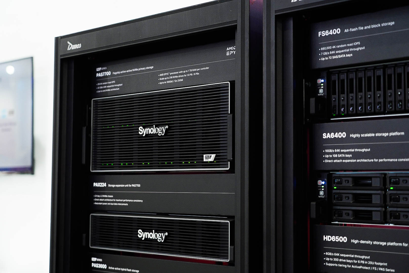 COMPUTEX 2025 - Synology ra mắt loạt giải pháp lưu trữ và quản lý dữ liệu toàn diện - Synology computex 2025 storage PAS7700 2 1