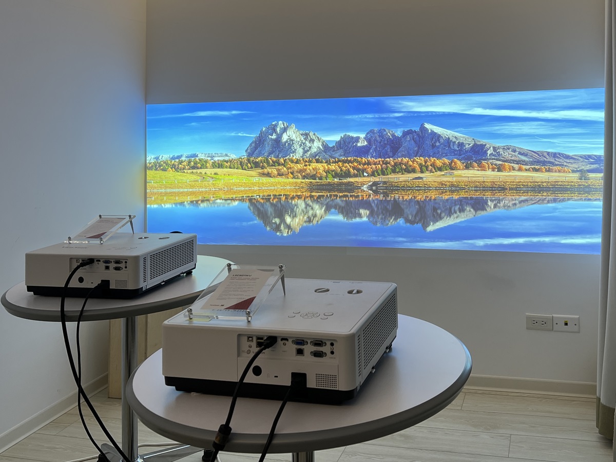 Trưng bày cùng các đối tác, ViewSonic làm nổi bật loạt giải pháp hiển thị thông minh ứng dụng AI tại Coputex 2025 - ViewSonic Visual Solution Forum Projectors Edge Blending LSC731WU ST LSC801WU