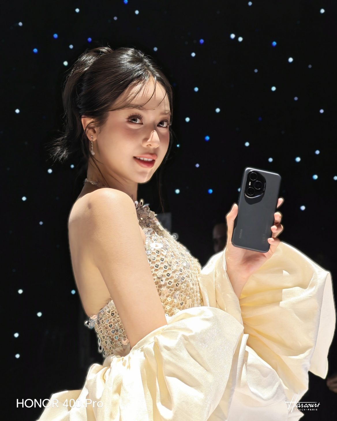HONOR 400 series có camera 200MP, AI tính năng thú vị, tự phát hiện video giả, giá từ 8,99 triệu đồng - 510835015 1442584867157759 3763602502409285173 n
