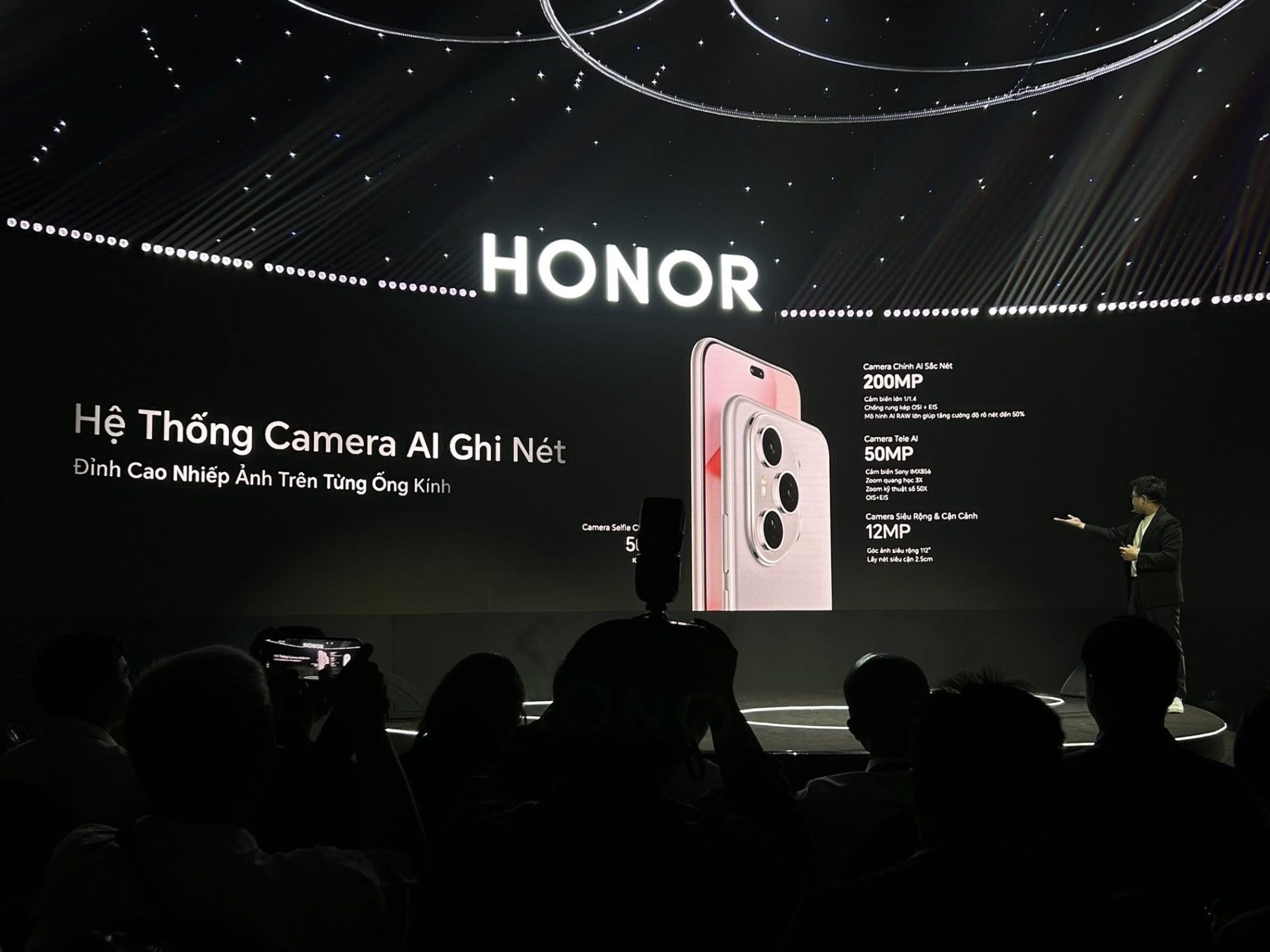 HONOR 400 series có camera 200MP, AI tính năng thú vị, tự phát hiện video giả, giá từ 8,99 triệu đồng - 513934018 10229501344218478 7582858938695851912 n