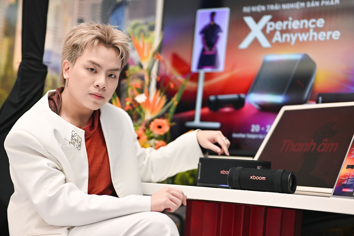 LG ra mắt loa xboom AI 2025 phong cách will.i.am và màn hình StanbyME 2 độc đáo cho giới trẻ sành điệu - Ca nhac si Hua Kim Tuyen trai nghiem the he xboom AI moi tai su kien 0