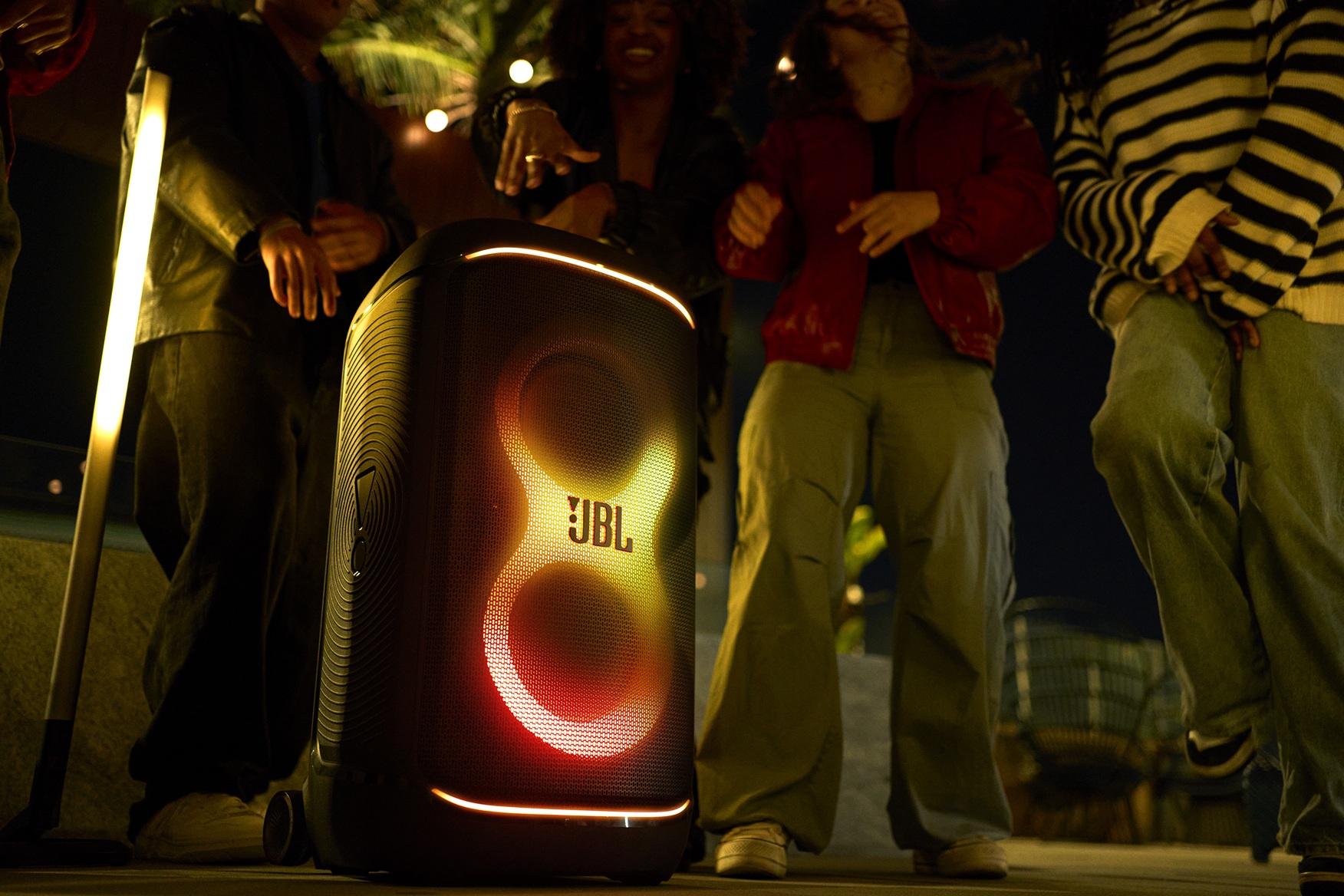 JBL PartyBox 520 – dòng loa tiệc dùng pin mạnh mẽ nhất -