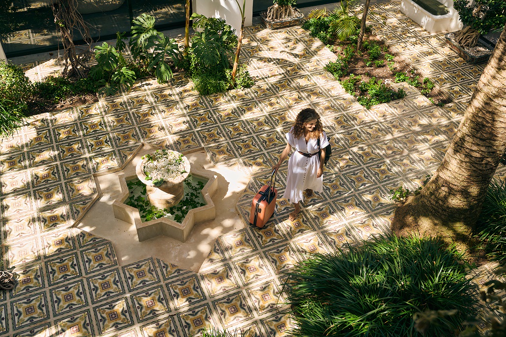 Đa phần du khách Việt Nam ưu tiên loại hình du lịch hướng đến cộng đồng - UX Credit Ibiza Spain Credits Ibiza Spain Booking.com and Getty Images