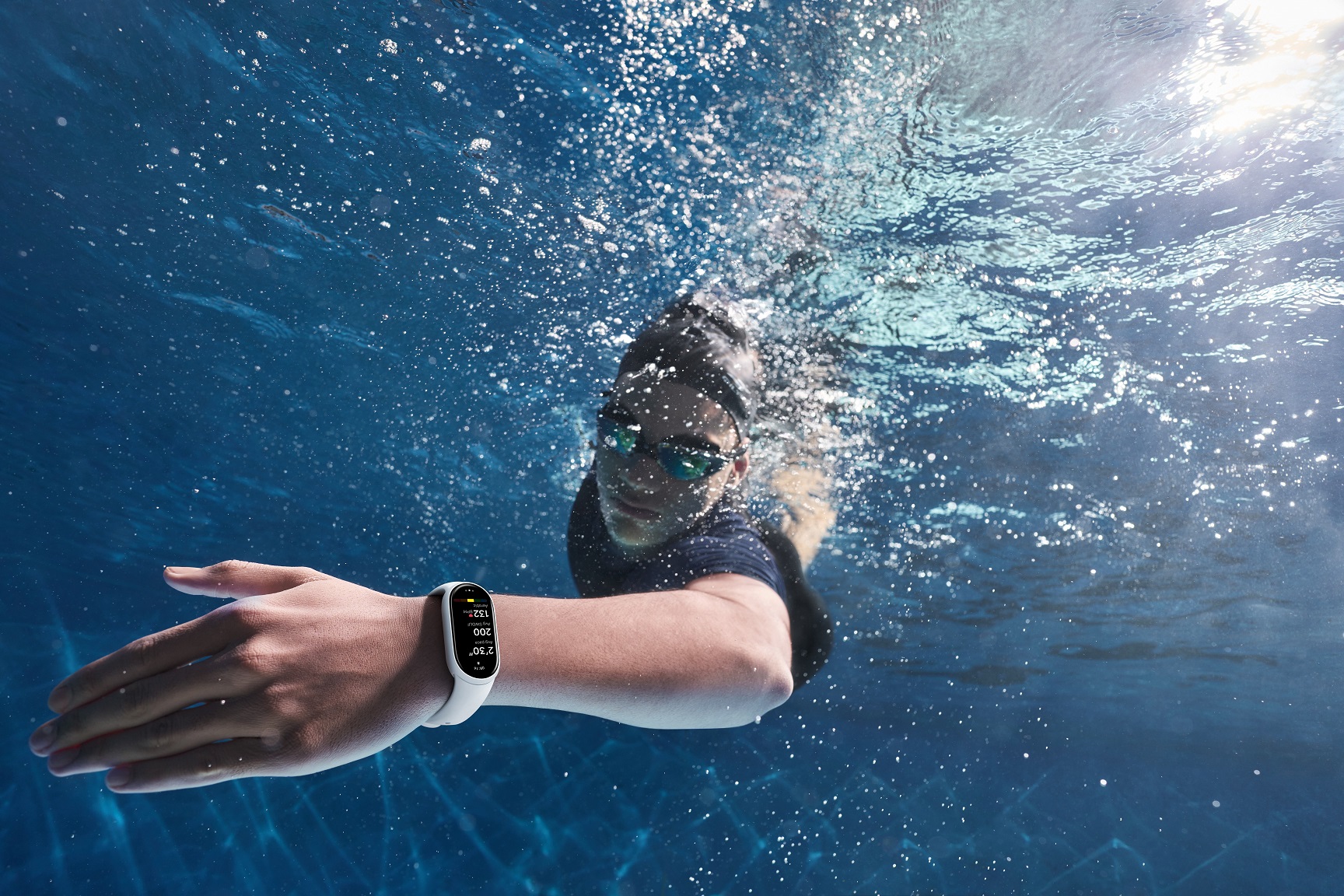 Xiaomi Smart Band 10 màn hình lớn, nhiều tính năng thông minh, giá vừa tay - Xiaomi Smart Band 10 Scenario angle 3 1