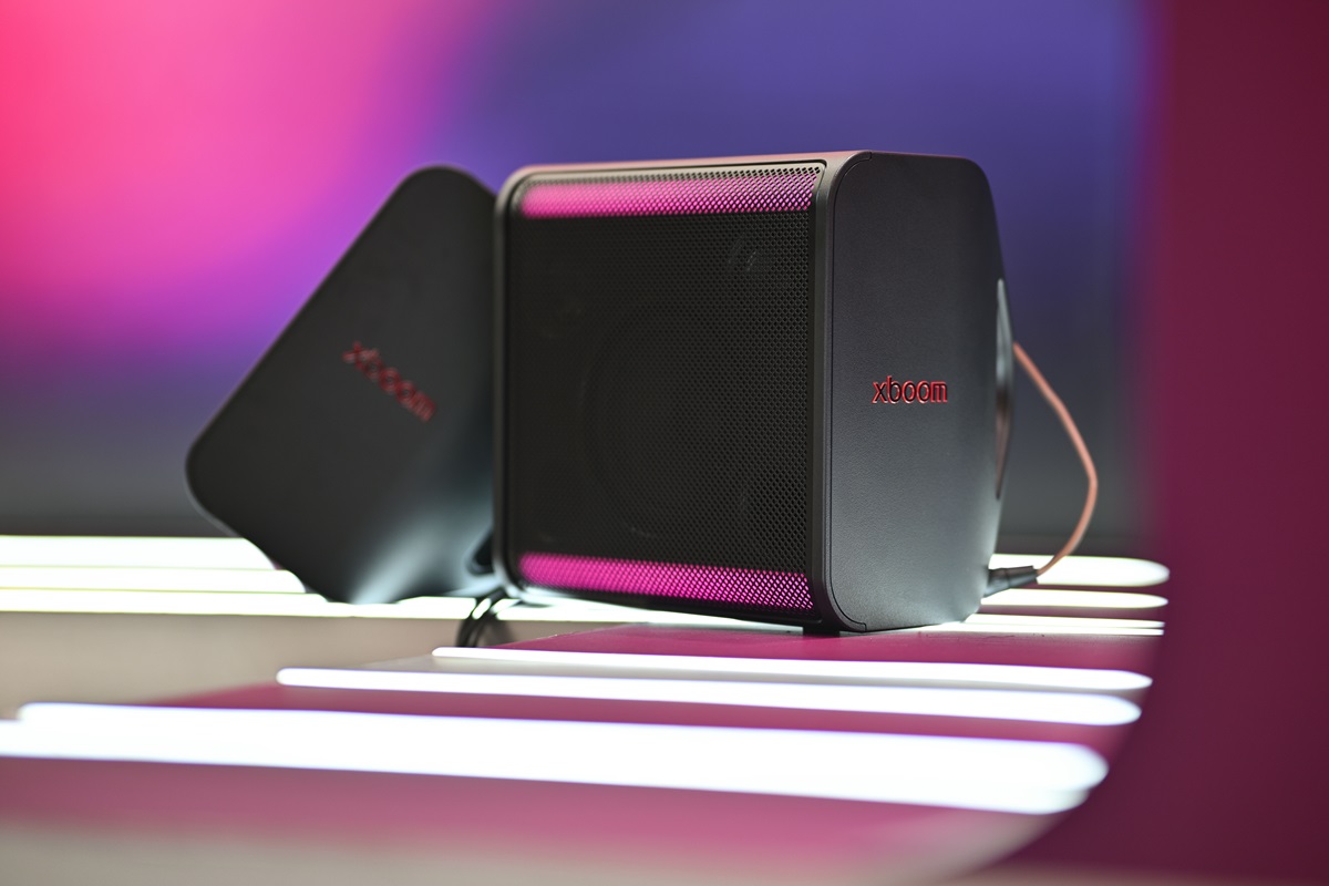LG ra mắt loa xboom AI 2025 phong cách will.i.am và màn hình StanbyME 2 độc đáo cho giới trẻ sành điệu - xboom stage 301