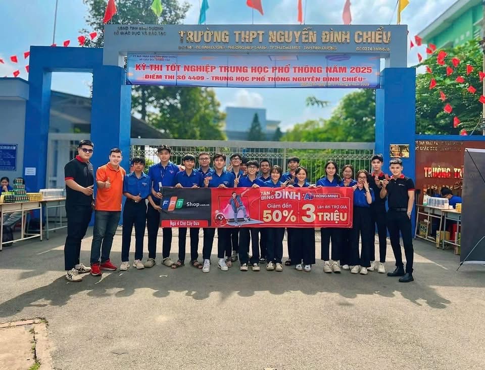 Mạng di động FPT trao 480 triệu đồng học bổng cho mùa tựu trường 2025 - 1 43