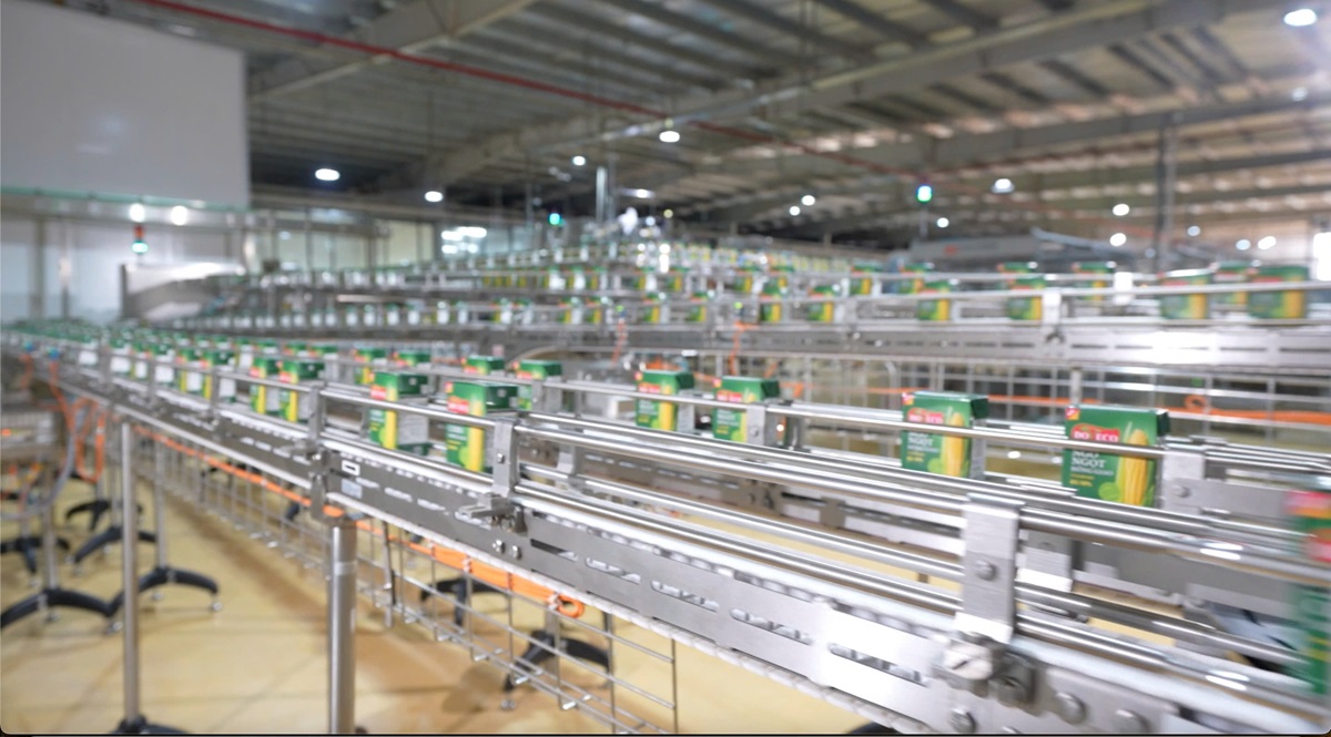 Tetra Pak và Doveco khánh thành dây chuyền đồ hộp giấy cho rau quả đầu tiên tại Việt Nam - Anh day chuyen 1