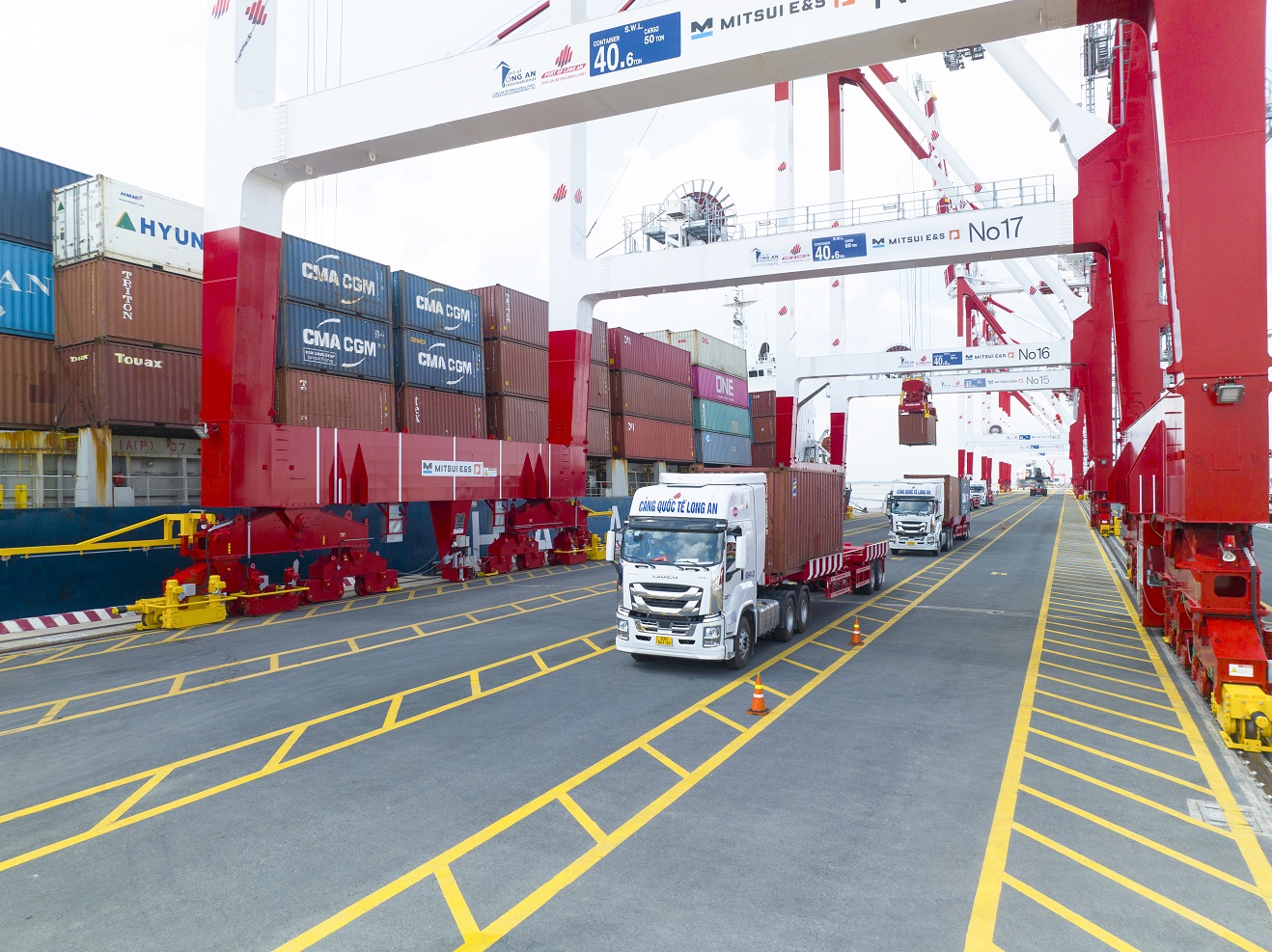 Cảng quốc tế Long An ký hợp tác với Cụm cảng Sơn Đông Trung Quốc và hãng tàu của Singapore mở rộng mạng lưới logistics - Cang Quoc te Long An Khai thac hang Container 2