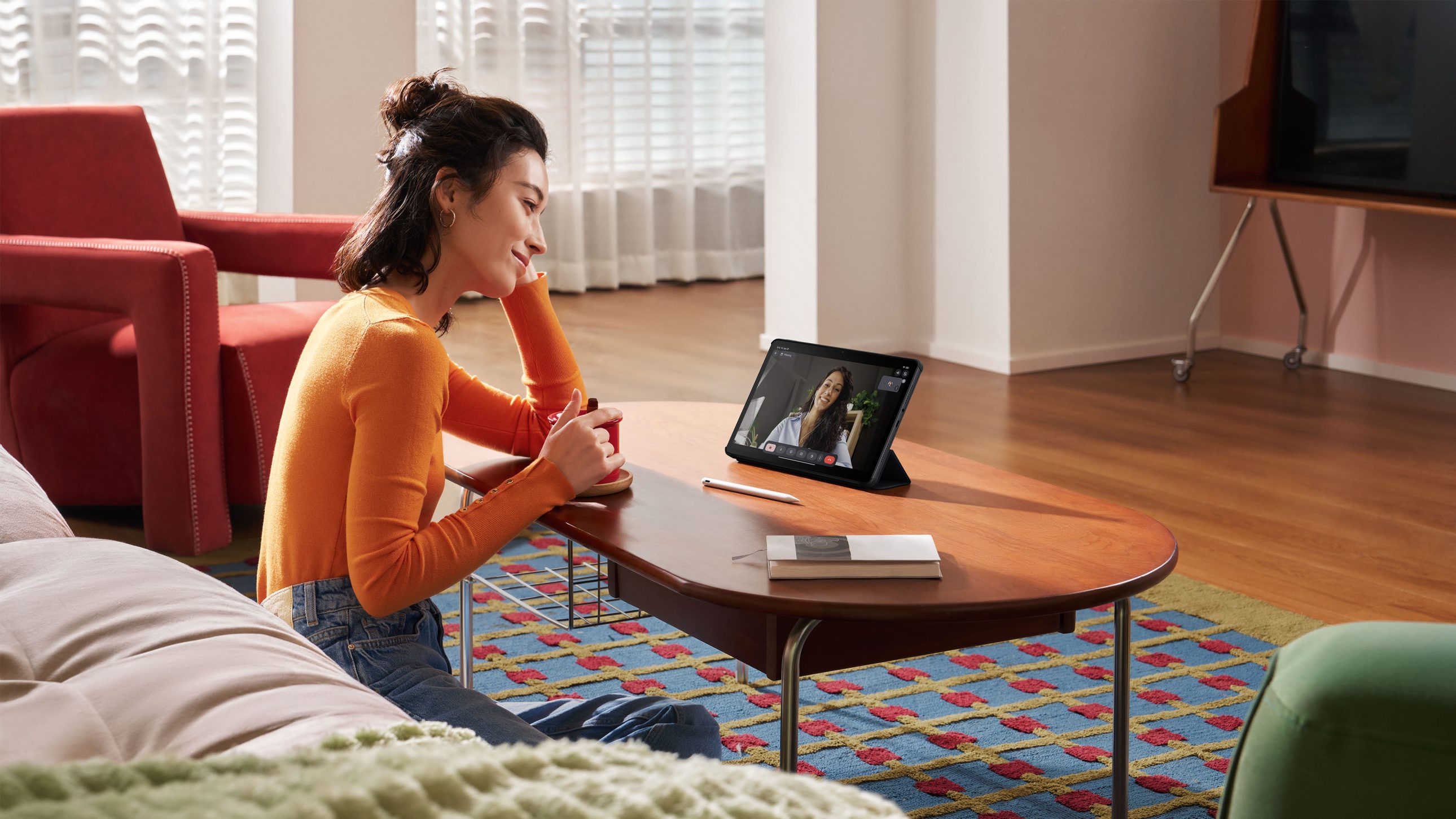 Redmi Pad 2 Series, giá dưới 5 triệu đồng, màn hình lớn, pin khủng, học tập hay giải trí đều tốt - Redmi Pad 2 Scenario angle 3