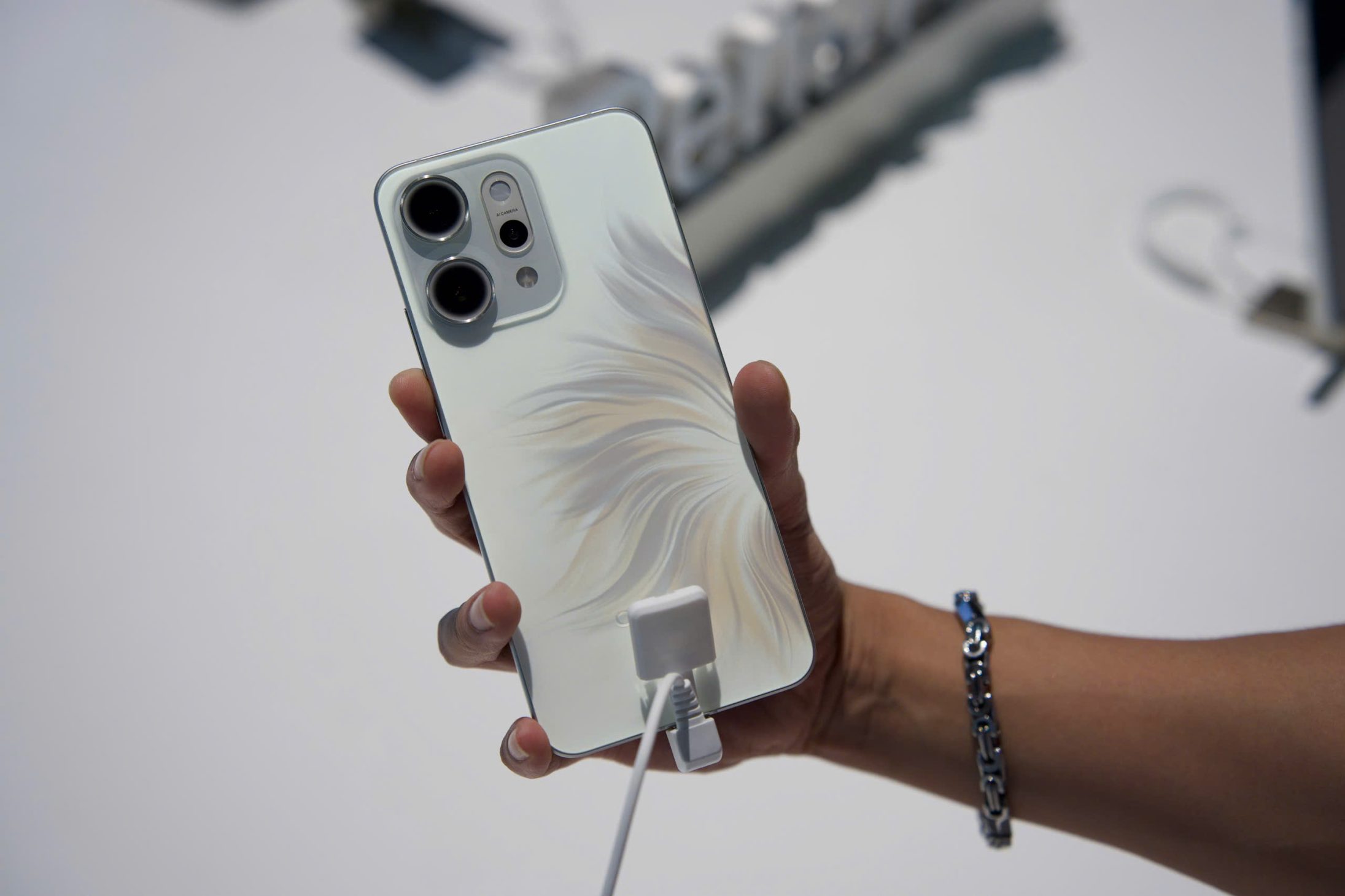 OPPO Reno14 Series chính thức ra mắt, chuyên gia chân dung, phụ tá chuyên nghiệp - z6761230576988 2b4a90686a34c78cfa12b5f908be6b6d