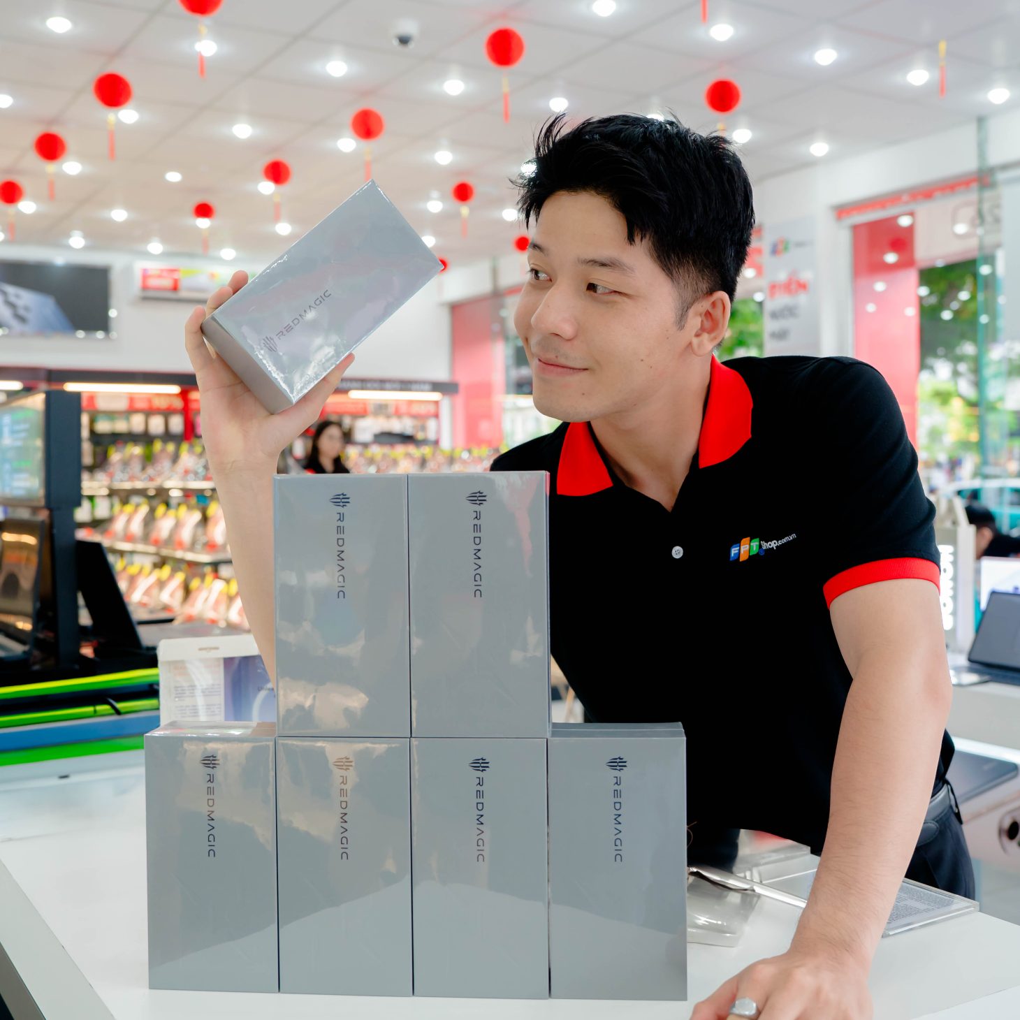 Gaming Phone REDMAGIC 10S Pro xuất hiện tại FPT Shop, giá ưu đãi bất ngờ - 2 42