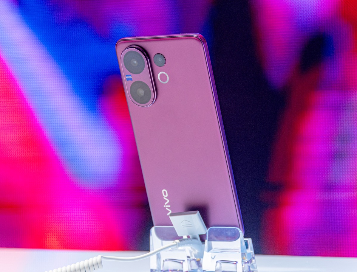 vivo V60 5G: Zoom xa chụp chân dung vẫn nét, xử lý ảnh chuyên nghiệp, siêu pin, siêu bền - 540529240 1486435445837419 6581797759795015576 n