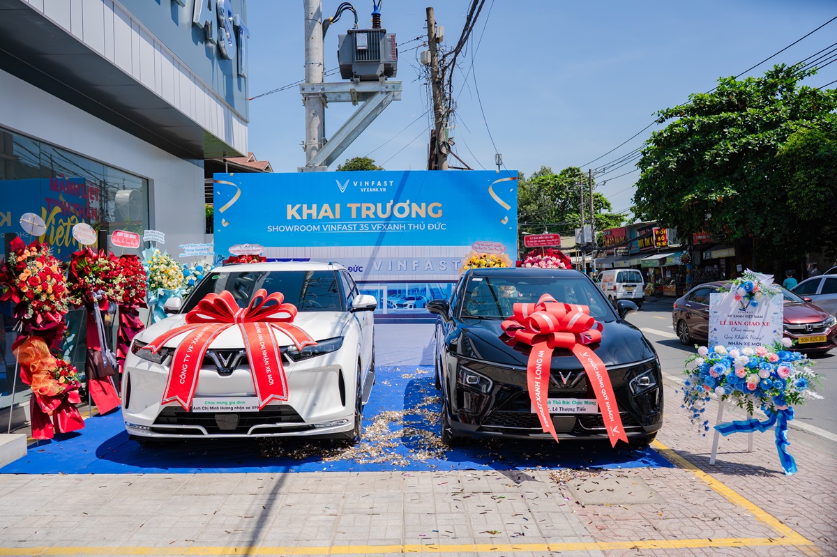 VFXanh Thủ Đức khai trương, trưng bày dòng xe VinFast Limo Green đầu tiên - DND02732