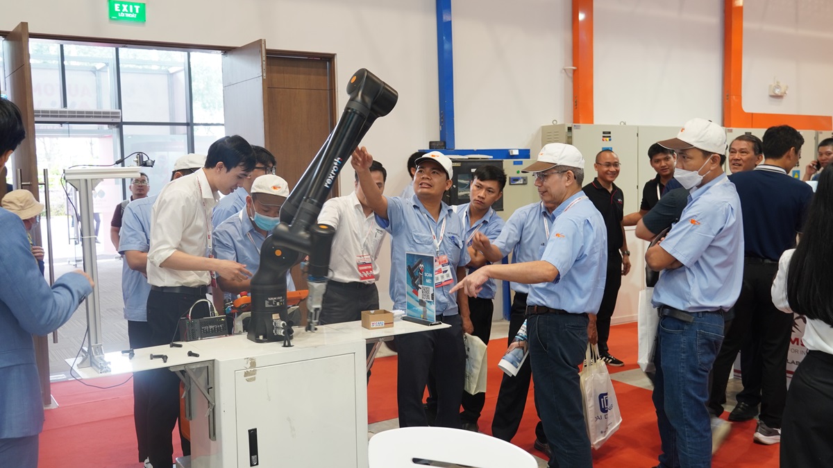 Bosch Rexroth Việt Nam giới thiệu loạt giải pháp tự động hóa toàn diện, hỗ trợ doanh nghiệp xây dựng nhà máy thông minh - DSC07973