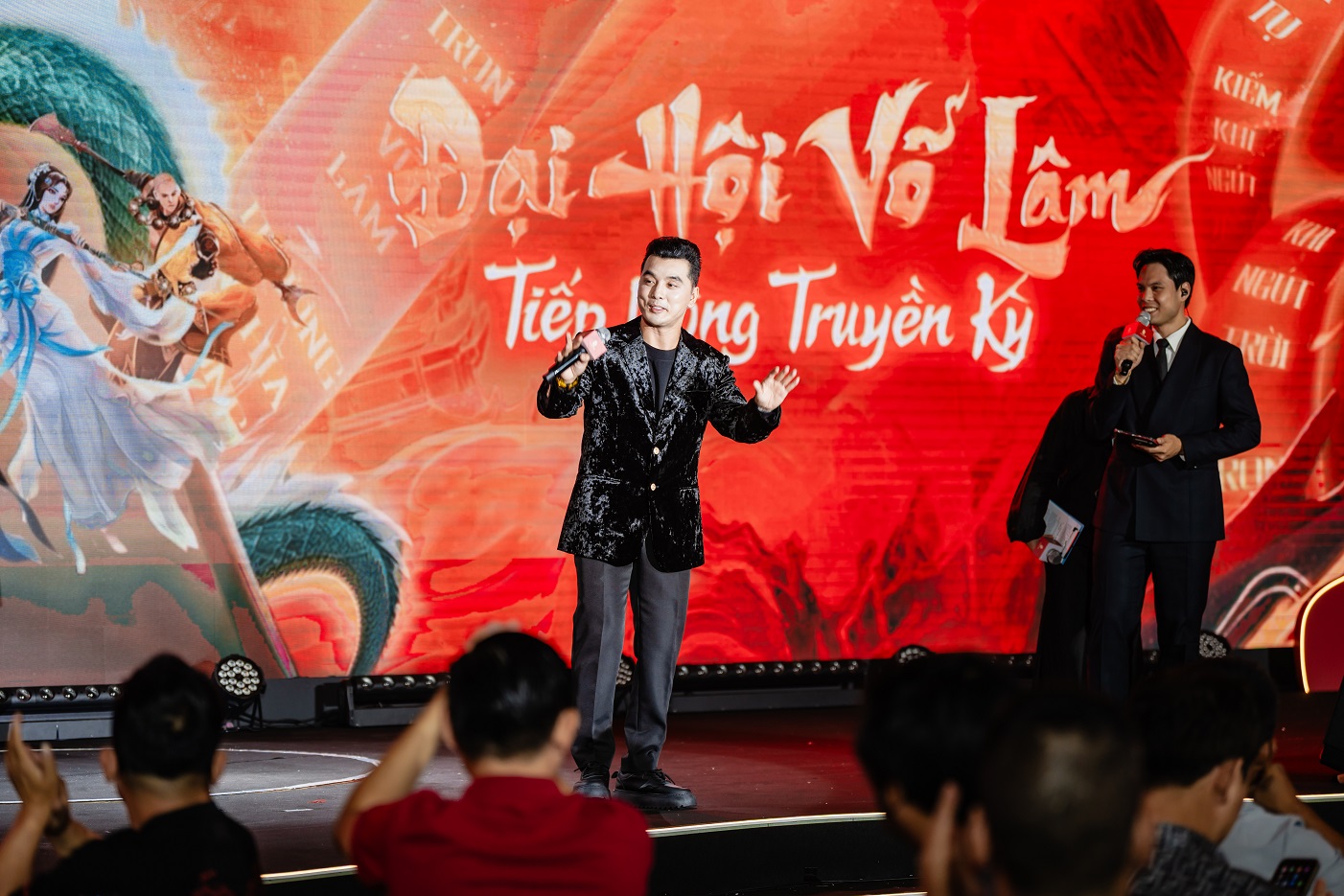 Đại Hội Võ Lâm 2025: 20 năm đường dài và dấu ấn tân sinh - Dai Hoi Vo Lam 3 Ca si Ung Hoang Phuc goi nho lai huyen thoai TayChoiBoGia uy chan giang ho