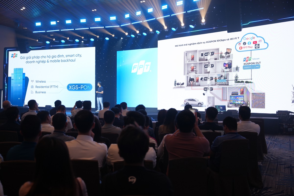 FPT trình làng giải pháp Internet SpeedX tích hợp công nghệ XGS-PON và Wi-Fi 7: Tốc độ nhanh gấp 10 lần, kết nối 100 thiết bị - QUY08136