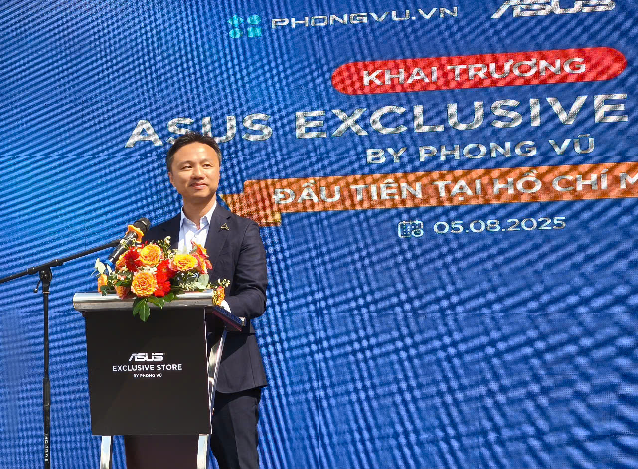 ASUS khai trương cửa hàng trải nghiệm đầu tiên tại TP.HCM, đáp ứng nhu cầu thử sản phẩm trước khi mua của người dùng - z6876797596199 4f5ed21be6ffd70aac6d000de056fde5