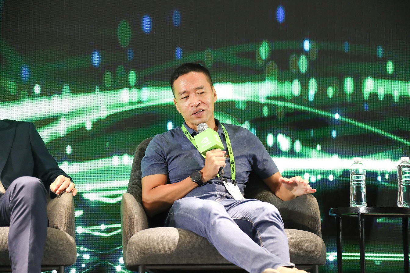 Giải pháp xây dựng AI có chủ quyền cho Việt Nam - 2. Chu tich VNG Le Hong Minh chia se tai NVIDIA AI Day Ho Chi Minh City 2025