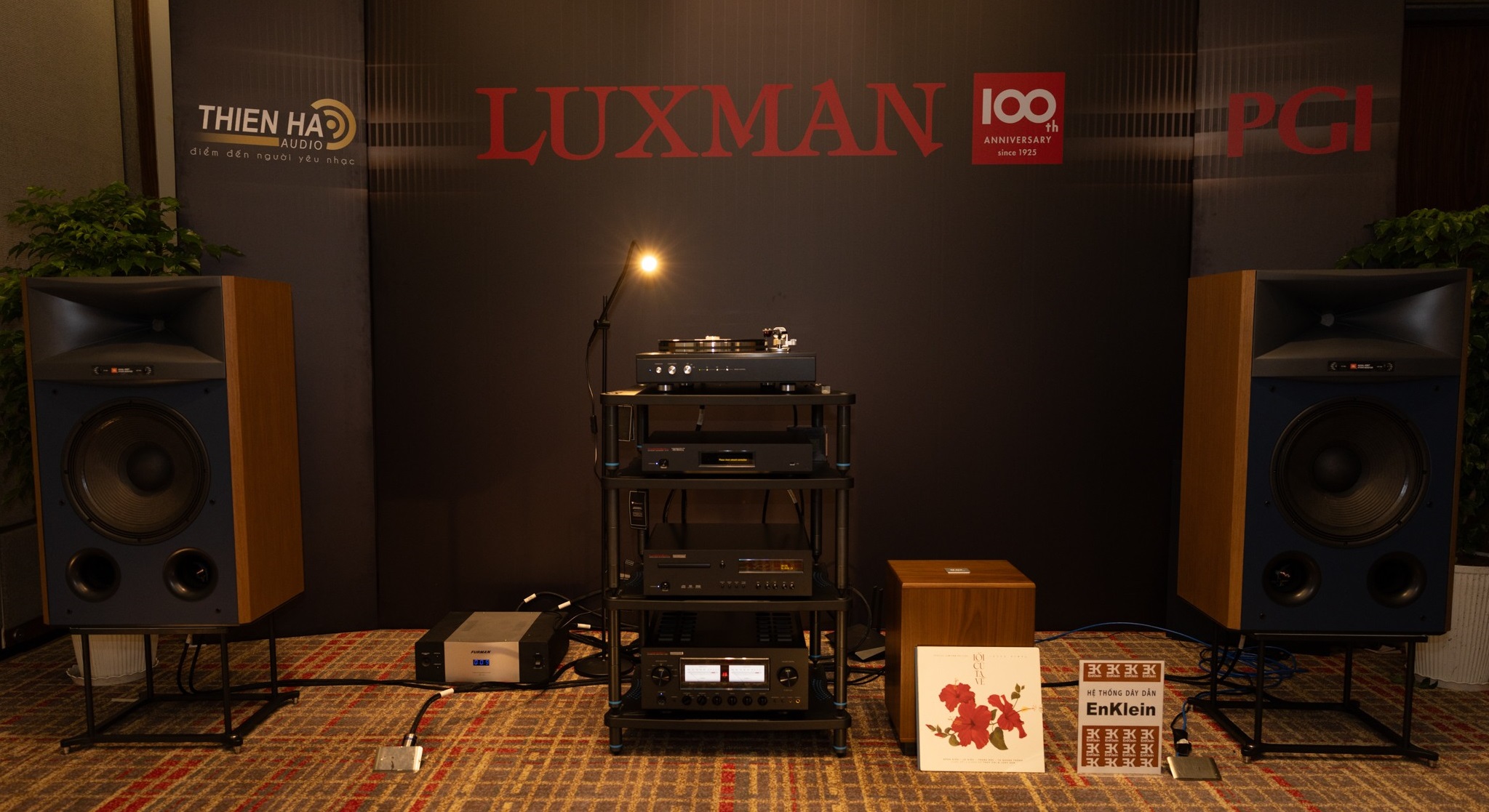 Bộ sản phẩm giới hạn kết tinh 100 năm chế tác sản phẩm âm thanh của LUXMAN xuất hiện tại Việt Nam - 546295238 122194523528293817 8951586017235942775 n