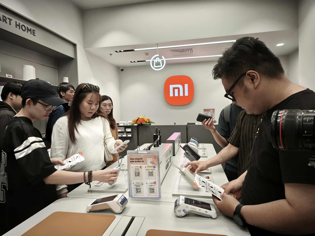 Khai trương cửa hàng Xiaomi Store chính thức đầu tiên tại Việt Nam, đủ hết danh mục sản phẩm - ead15ee2 4ab6 462a aeed 2bdfab2ff7cf