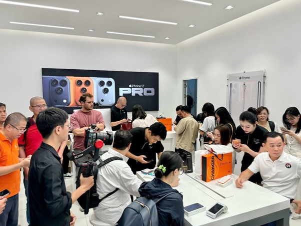 Mở bán iPhone 17 series: FPT Shop ưu đãi đến 8 triệu đồng, bảo hành 17 tháng - iphone 17 mo ban