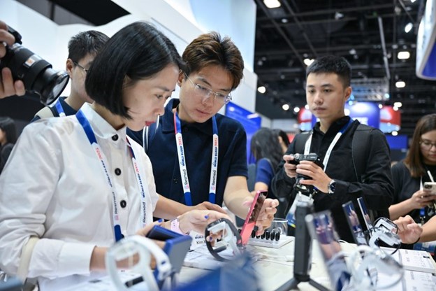 Hội nghị Giấc ngủ Thế giới, Samsung giới thiệu tính năng chăm sóc sức khỏe của thiết bị đeo - watch8 1