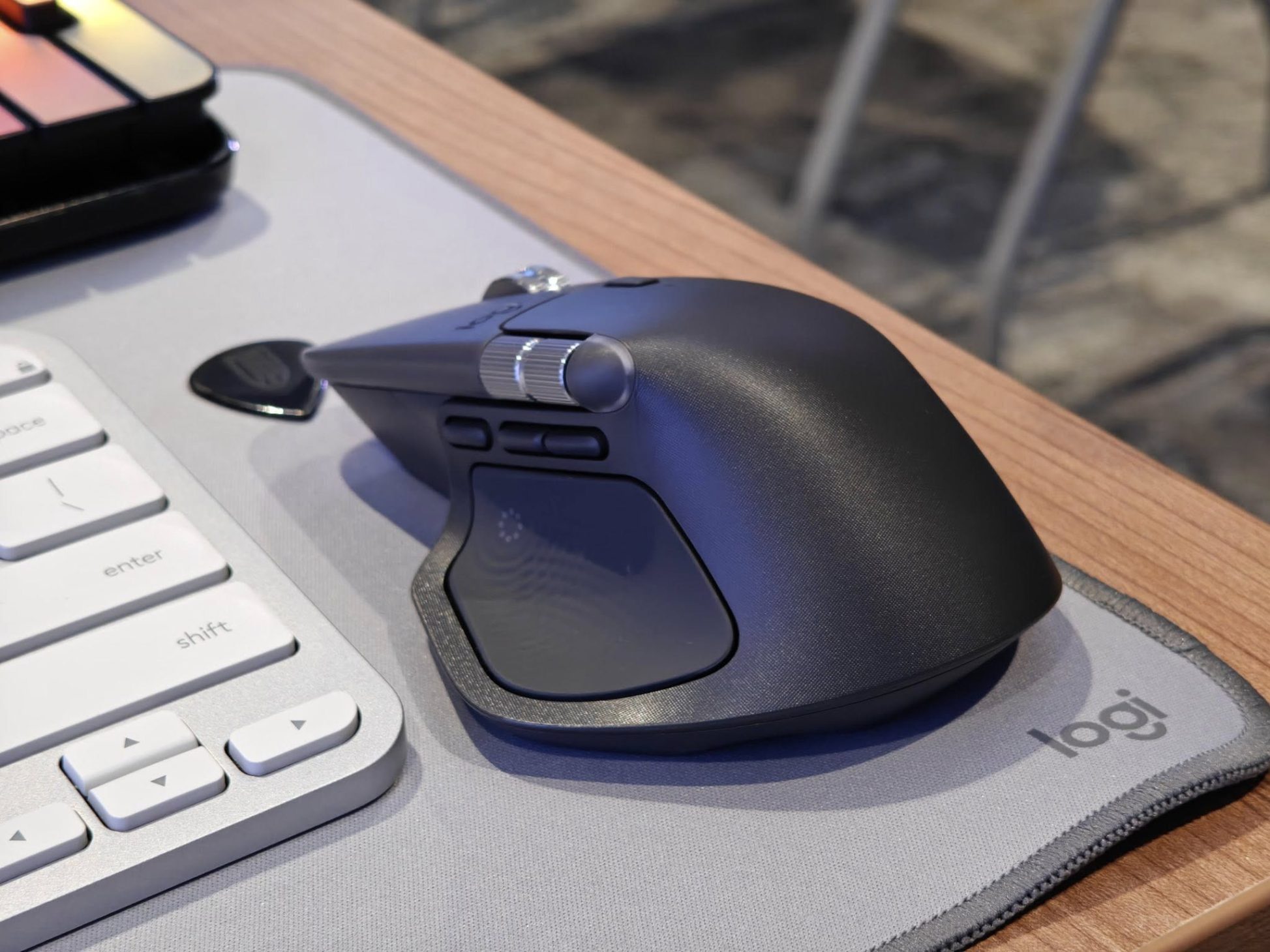 Logitech ra mắt MX Master 4 – chuột máy tính hỗ trợ nhà sáng tạo đẳng cấp cao - 561438012 10231010700711447 4225080187785229792 n