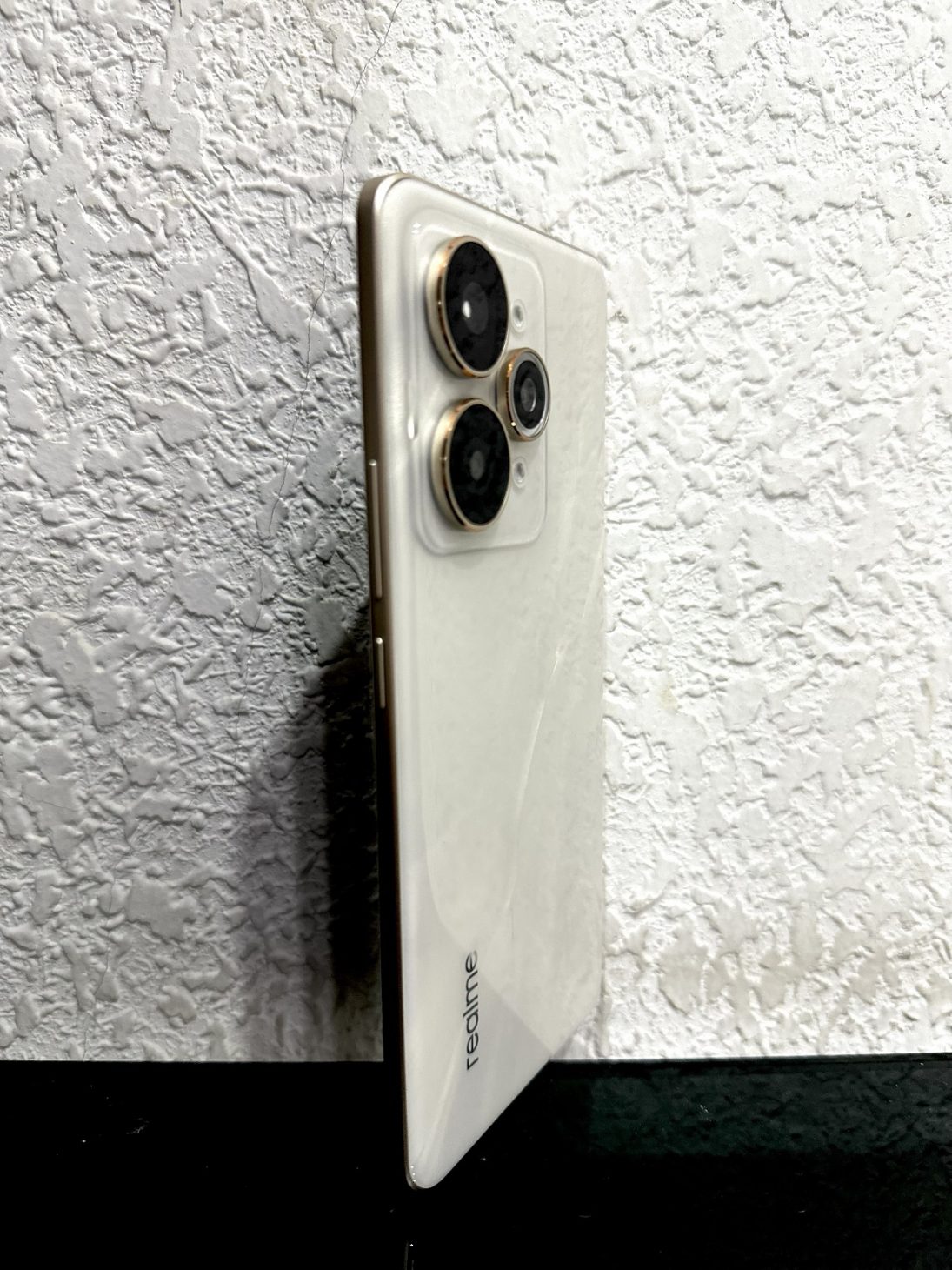 Trải nghiệm realme 15 Pro, pin ‘cực trâu’, độ mỏng ấn tượng và AI Edit Genie hiệu quả 2 Trải nghiệm realme 15 Pro, pin ‘cực trâu’, độ mỏng ấn tượng và AI Edit Genie hiệu quả - Anh 3 Update