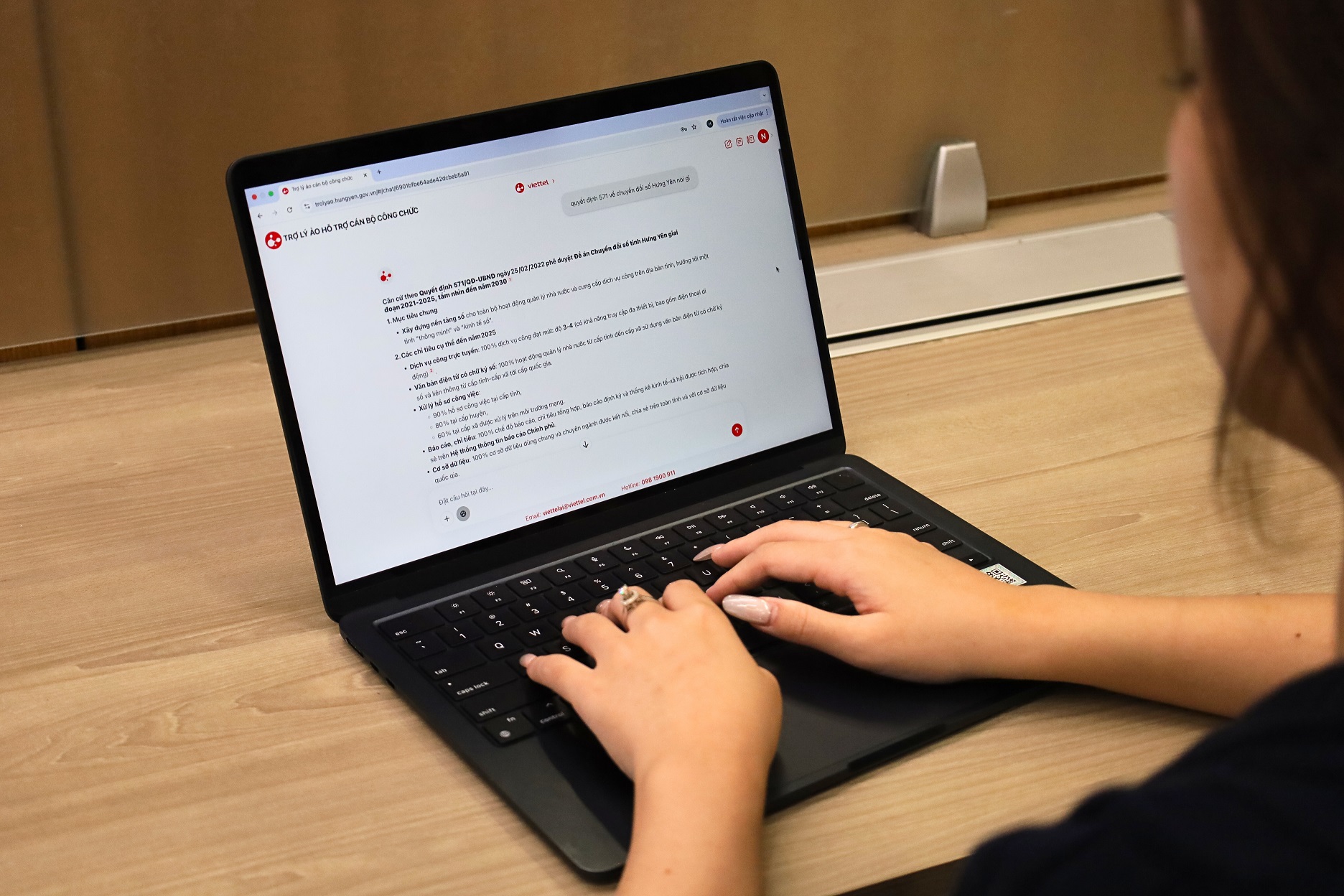 Thí điểm sử dụng trợ lý ảo hỗ trợ cán bộ công chức tỉnh Hưng Yên 1 Thí điểm sử dụng trợ lý ảo hỗ trợ cán bộ công chức tỉnh Hưng Yên - Anh Su dung Tro ly ao ho tro can bo cong chuc tinh Hung Yen