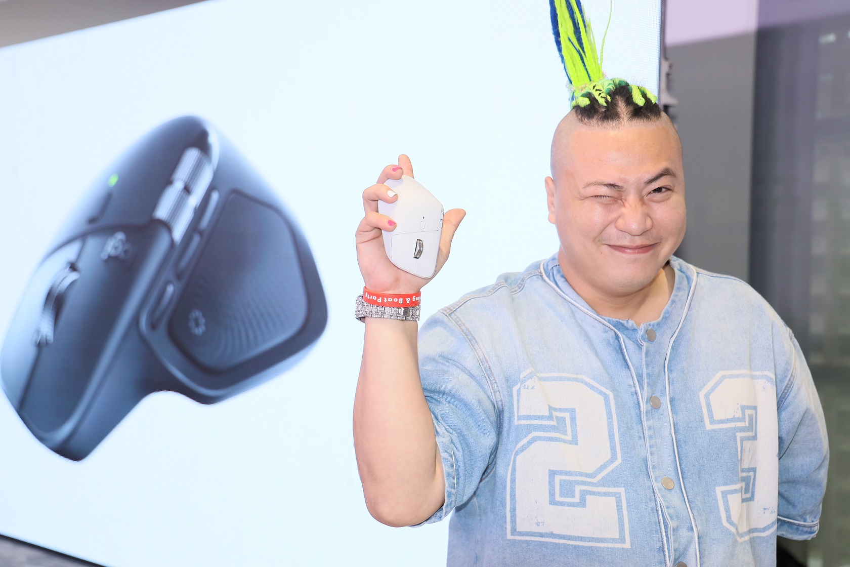 Logitech ra mắt MX Master 4 – chuột máy tính hỗ trợ nhà sáng tạo đẳng cấp cao - DJ Bnuts va MX