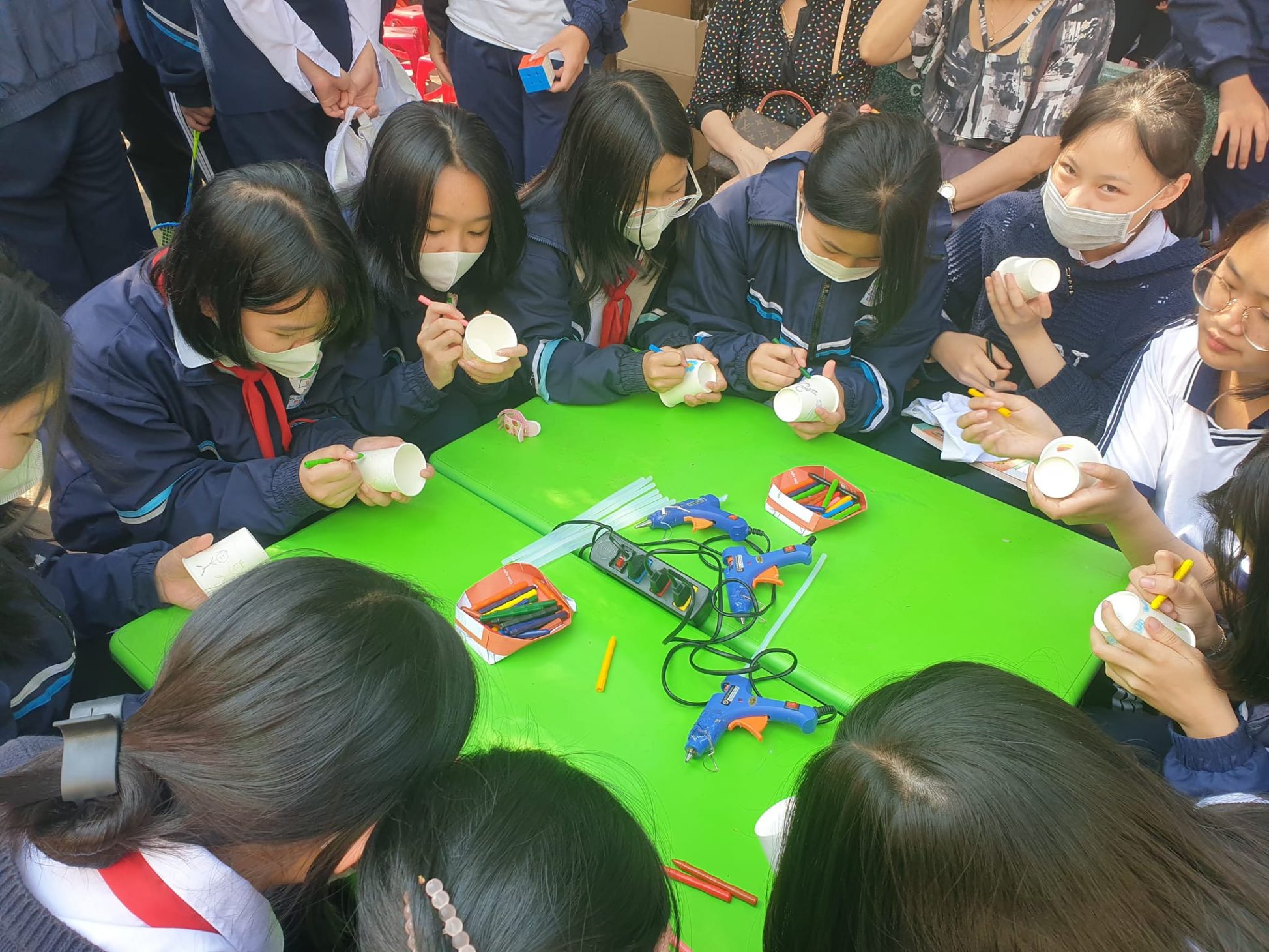 Science Fair 2025: Trải nghiệm khoa học thú vị bất ngờ cho trẻ em, hoàn toàn miễn phí - Hoat dong thi nghiep STEM vui tu Thu vien Khoa hoc Tong hop TPHCM