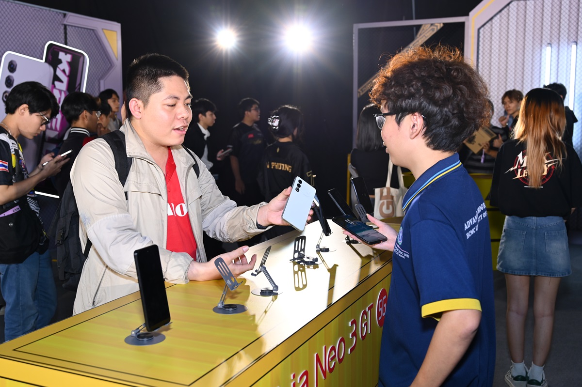 nubia NEO 3 GT 5G phiên bản màu trắng, mát lòng game thủ - Khach moi tham du trai nghiem san pham nubia NEO 3 GT 5G mau trang tai su kien