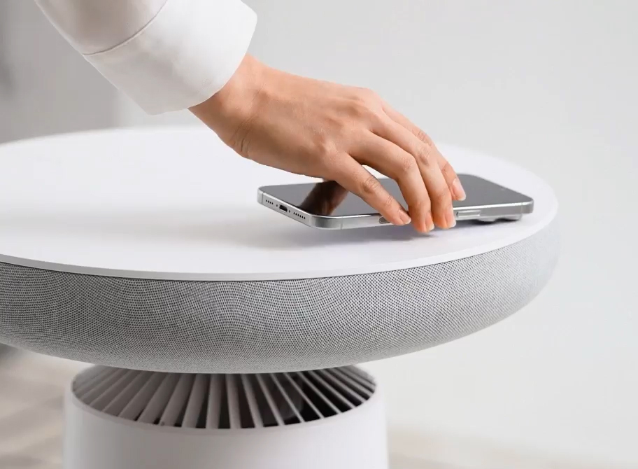 LG ra mắt máy lọc không khí PuriCare AeroSpeaker và máy hút ẩm Dual Inverter Mojave đa nhiệm thế hệ mới - Mat ban con duoc trang bi sac khong day chuan Qi nang tam su tien nghi trong tung trai nghiem