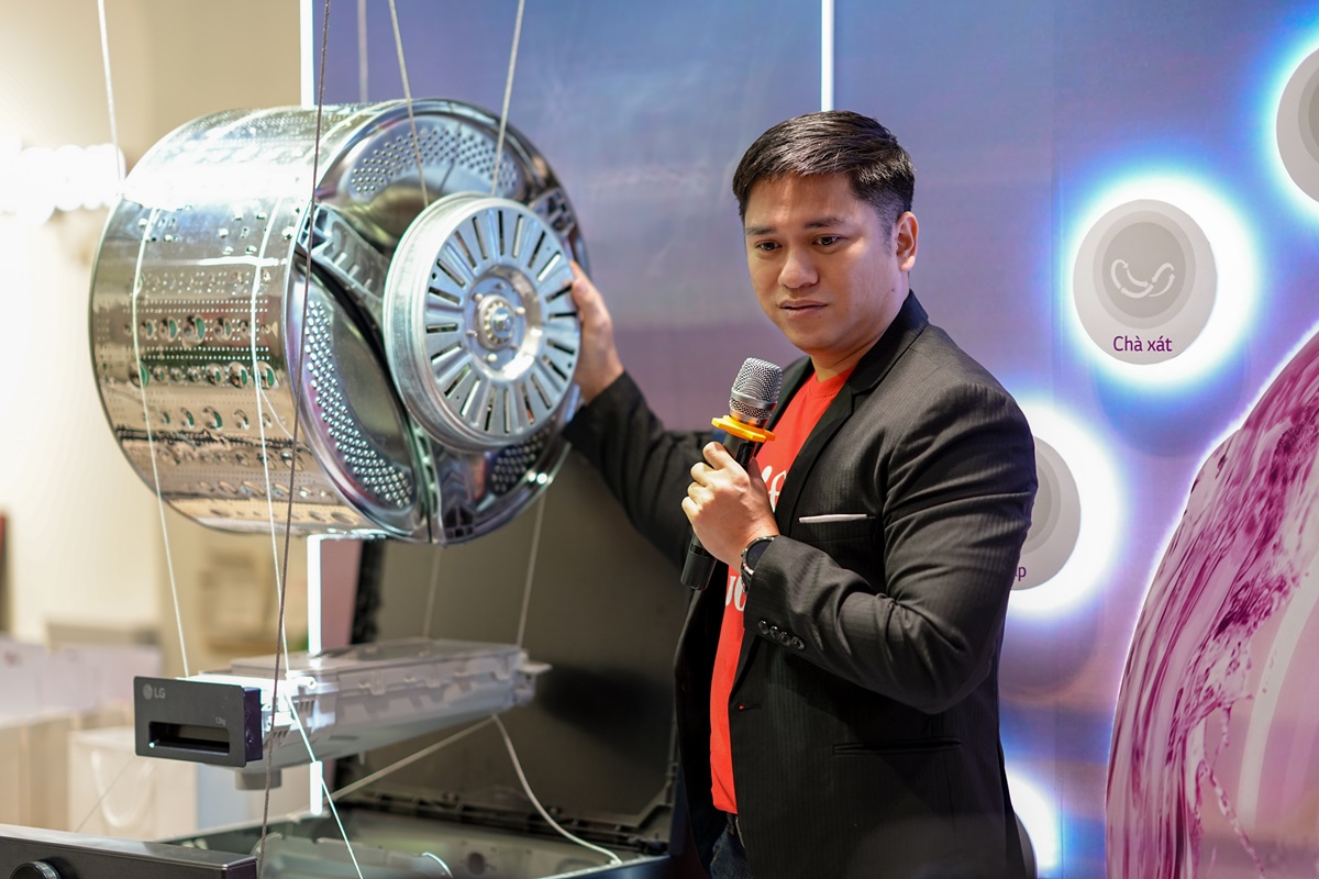 Bộ giải pháp giặt sấy LG 2026 lột xác về thiết kế lẫn công nghệ, giảm 60% vi nhựa, tiết kiệm 40% điện - Ong Pham Dong A Chuyen gia San pham LG Electronics Viet Nam chia se ve cong nghe truyen dong truc tiep