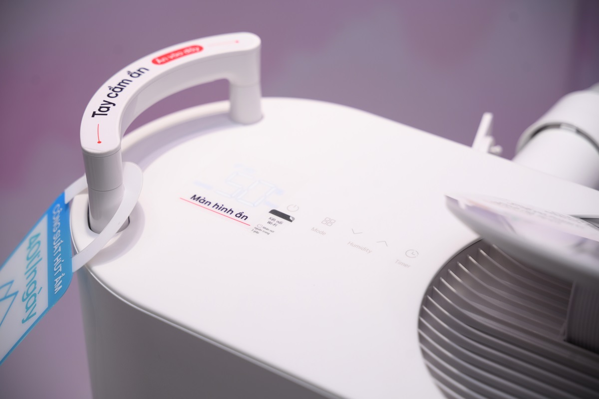 LG ra mắt máy lọc không khí PuriCare AeroSpeaker và máy hút ẩm Dual Inverter Mojave đa nhiệm thế hệ mới - Tay cam an thong minh de mo chi bang mot cham