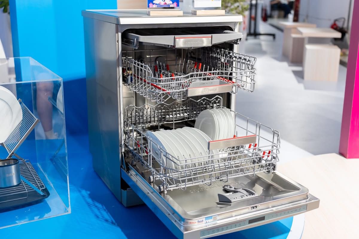 Bosch mang loạt sản phẩm từ nhà, ra phố, đến nhà máy trưng bày tại GigaMall, tiếp cận trực tiếp người dùng 2 Bosch mang loạt sản phẩm từ nhà, ra phố, đến nhà máy trưng bày tại GigaMall, tiếp cận trực tiếp người dùng - WhatsApp Image 2025 10 24 at 12.48.47 3