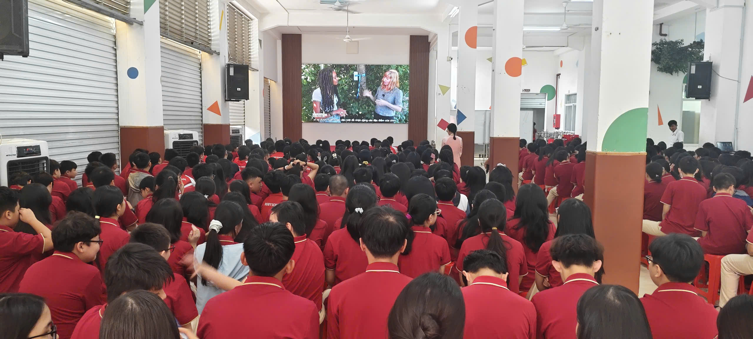 Science Fair 2025: Trải nghiệm khoa học thú vị bất ngờ cho trẻ em, hoàn toàn miễn phí - Xem phim khoa hoc chu de Nghe Xanh