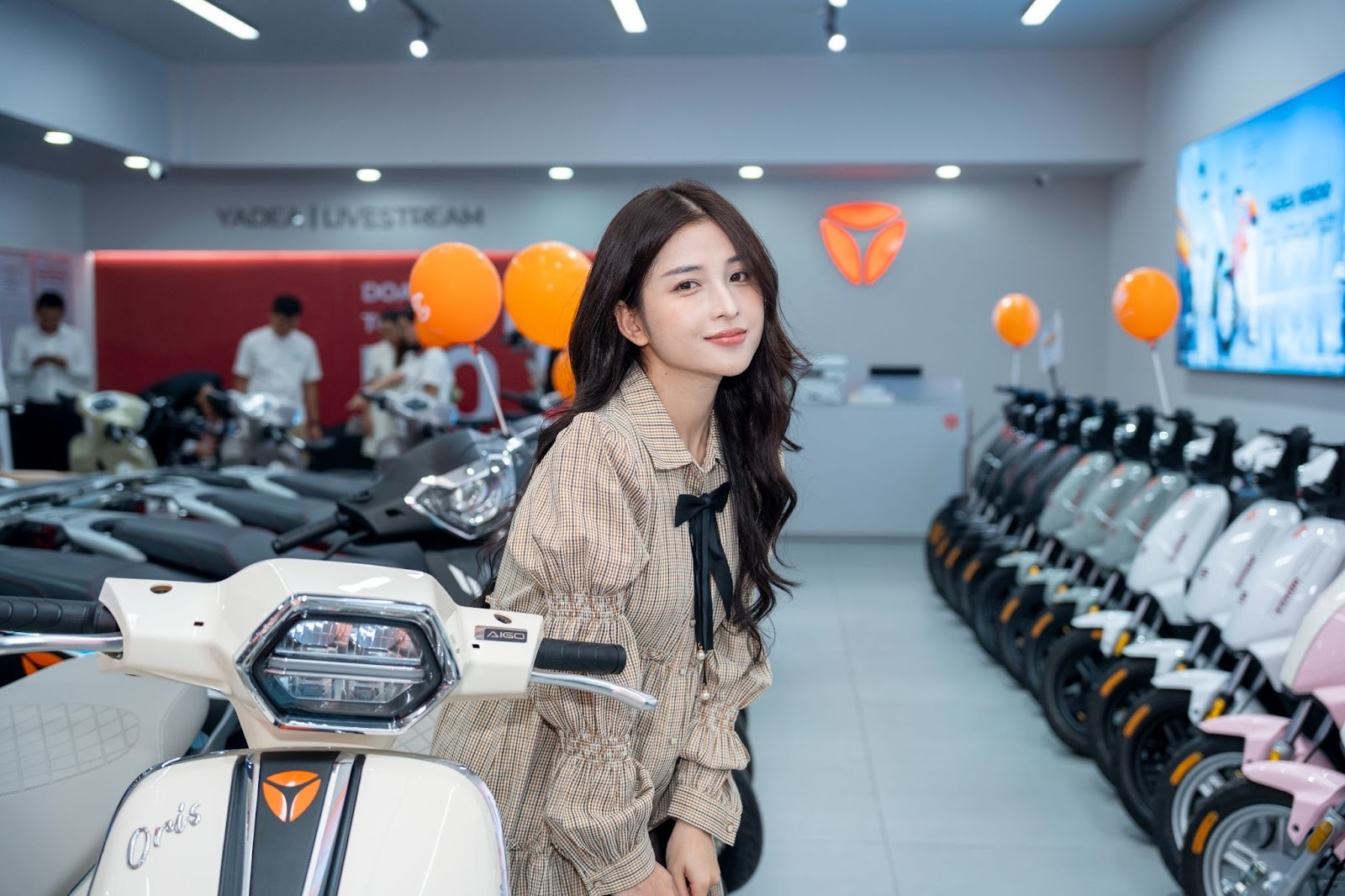 Khai trương Cửa hàng xe điện chính hãng Yadea Plus, bảo hành bảo dưỡng chuẩn quốc tế 3 Khai trương Cửa hàng xe điện chính hãng Yadea Plus, bảo hành bảo dưỡng chuẩn quốc tế - image 28
