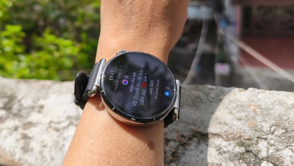 Đồng hồ Huawei Watch GT 6 (41 mm): Trang sức sành điệu, luyện tập chính xác, gọi điện, thanh toán tiện lợi - z7090114195143 08f98c359534ac589157d1aaa8b64e32 1
