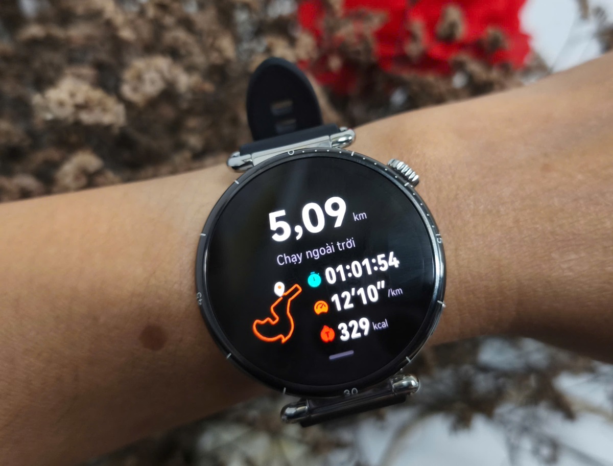 Đồng hồ Huawei Watch GT 6 (41 mm): Trang sức sành điệu, luyện tập chính xác, gọi điện, thanh toán tiện lợi - z7094905904208 4842143e404435ee55f1c6955611abc4
